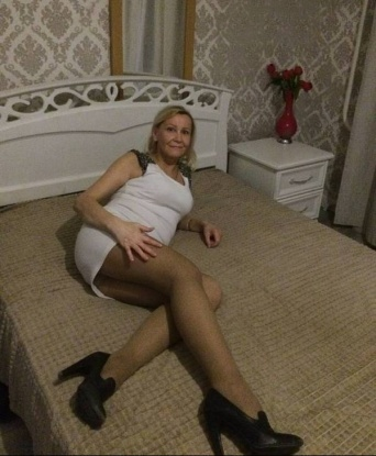 Моя основная цель - сделать твое время со мной незабываемым и полным наслаждения. Я готова показать тебе мир настоящего удовольствия и страсти. Мое фото говорит само за себя - я обладаю идеальными формами и роскошной внешностью. Заходи в мою личную галерею, чтобы увидеть больше. Кроме того, я гарантирую полную конфиденциальность и безопасность. Мои услуги охватывают широкий спектр желаний и фантазий - секс, массаж, ролевые игры и многое другое. Мои клиенты всегда уходят счастливыми и оставляют положительные отзывы. Доверься мне и я сделаю все, чтобы ты был доволен. Жду тебя в Москве! 💋🌹 1230, 47 лет