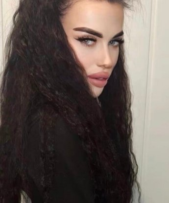 Соблазнительная куколка приглашает в гости для ярких и страстных встреч. Я готова исполнить все твои желания и фантазии. Позволь себе чувствовать себя желанным и желанным! 3211, 20 лет