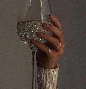 Хрупкая и изысканная брюнетка соблазнит тебя своими очаровательными глазами и нежными прикосновениями. Готова исполнить все твои желания и фантазии. Позволь себе насладиться моментом! 8551, 34 года